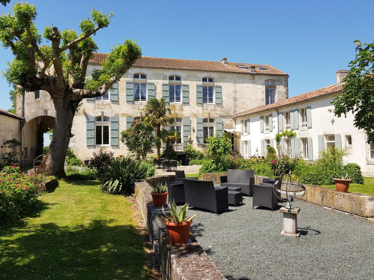 Domaine De Chantageasse Asnieres-la-Giraud Exterior photo
